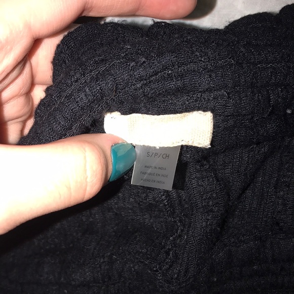 Black Roxy shorts - Picture 2 of 3